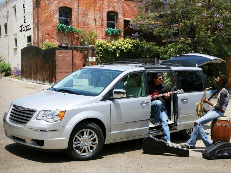  Chrysler Town & Country 2007 года  (фото 3 из 24)
